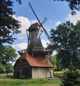 CDU Kloster Oesede erkundet moderne Landwirtschaft und historische Schätze im Emsland